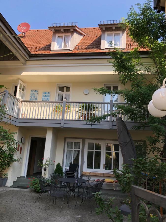 Altstadthotel Wilde Rose Епинген Екстериор снимка