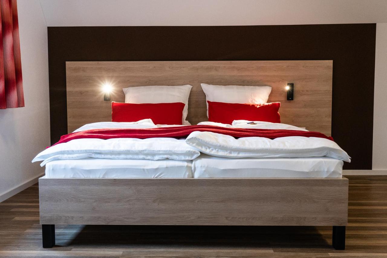 Altstadthotel Wilde Rose Епинген Екстериор снимка