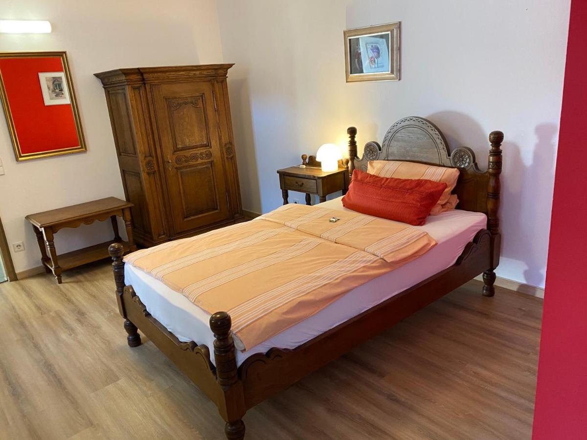 Altstadthotel Wilde Rose Епинген Екстериор снимка
