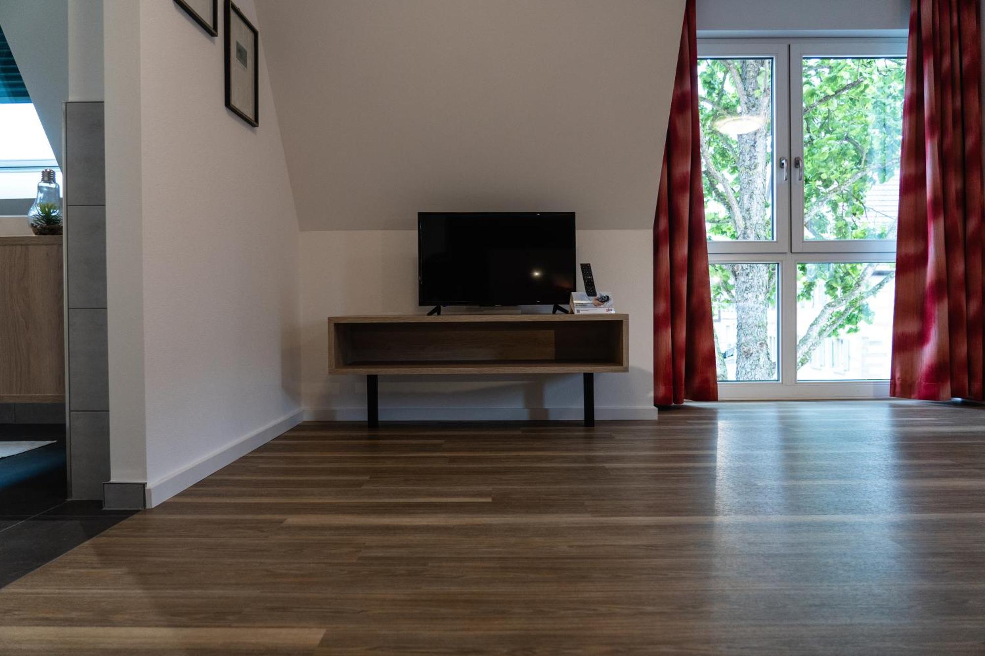 Altstadthotel Wilde Rose Епинген Екстериор снимка